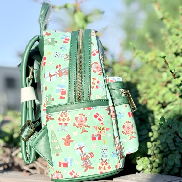 Loungefly x Disney Star Wars The Mandalorian Chibi Holidays Mini Backpack - Picture 6 of 7